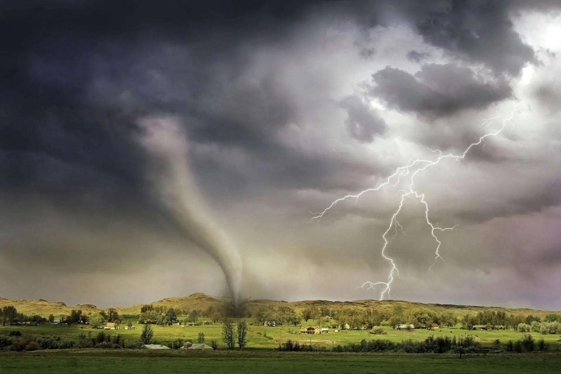Tornado Damage Claims Assistance in Houston, TX
